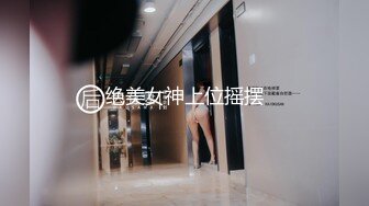 丝袜高跟露脸颜值不错的女模特镜头前发骚，大黑牛假鸡巴深喉舔弄，淫声荡语掰开骚穴看特写，激情抽插好刺激