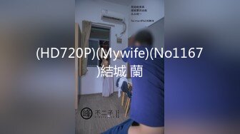 巨乳美乳 在家操大奶美眉 奶子太大也不行 操逼时晃的疼 只能自己抓着大白球少晃晃