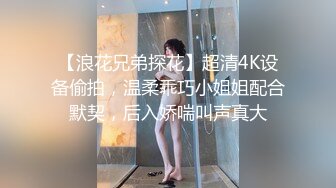 熟女母狗在家自己玩拳交