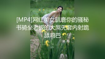 毛毛比較多身材豐滿妹子床上自摸逼逼振動棒抽插 肛塞道具雙洞齊插很是誘惑不要錯過