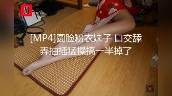 小女友 被无套猛怼 这表情不知是痛苦还是性福 小贫乳 无毛鲍鱼 小奶子哗哗